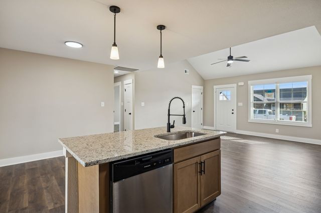 640 Avondale Road, Oak Grove, KY 42262
