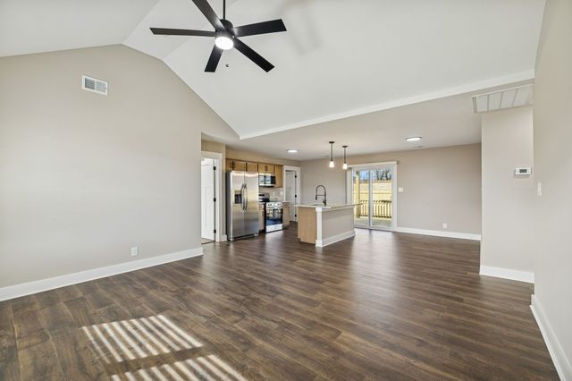 640 Avondale Road, Oak Grove, KY 42262