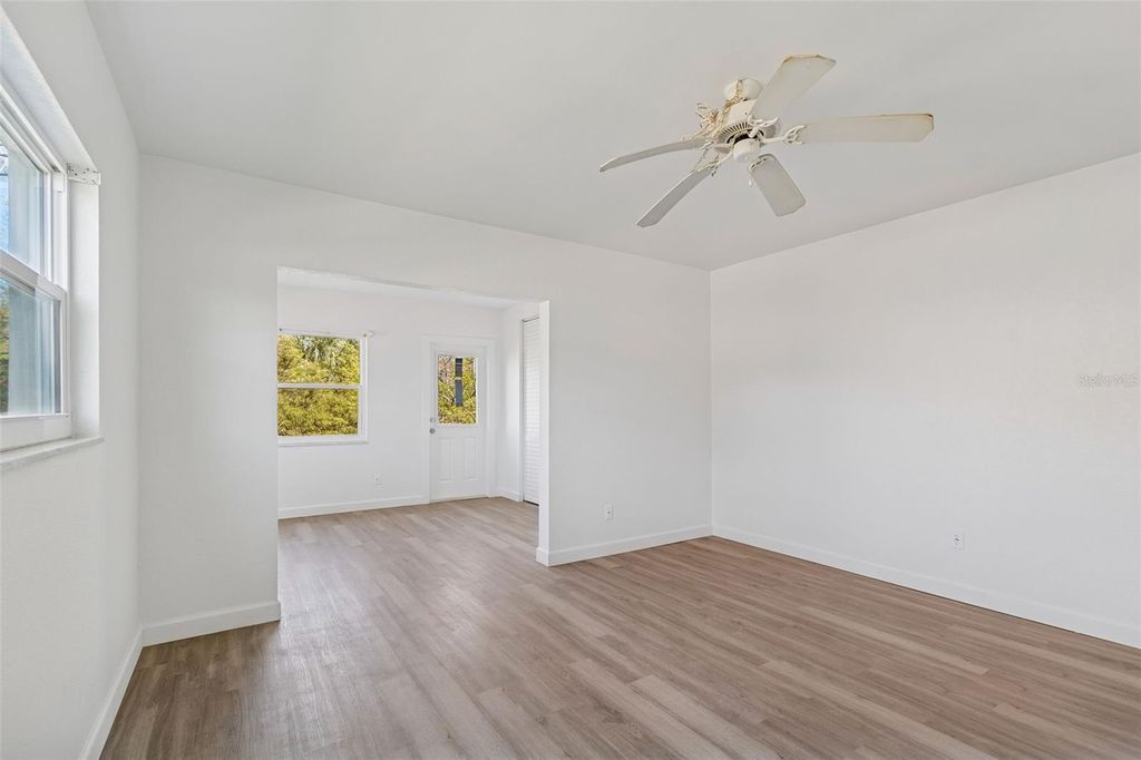 Image 12 of property listing at 4565 DUHME ROAD 101, St Petersburg, FL 33708