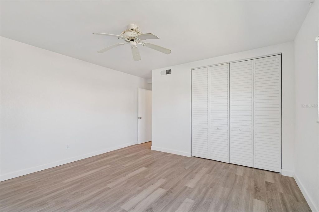 Image 13 of property listing at 4565 DUHME ROAD 101, St Petersburg, FL 33708