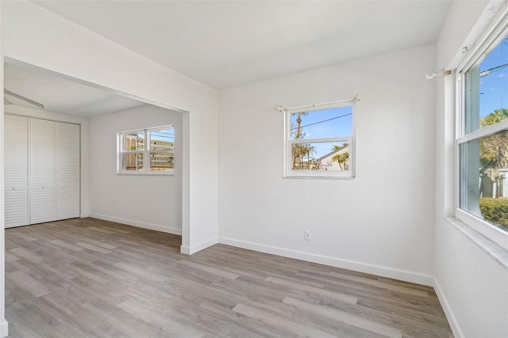 Image 16 of property listing at 4565 DUHME ROAD 101, St Petersburg, FL 33708