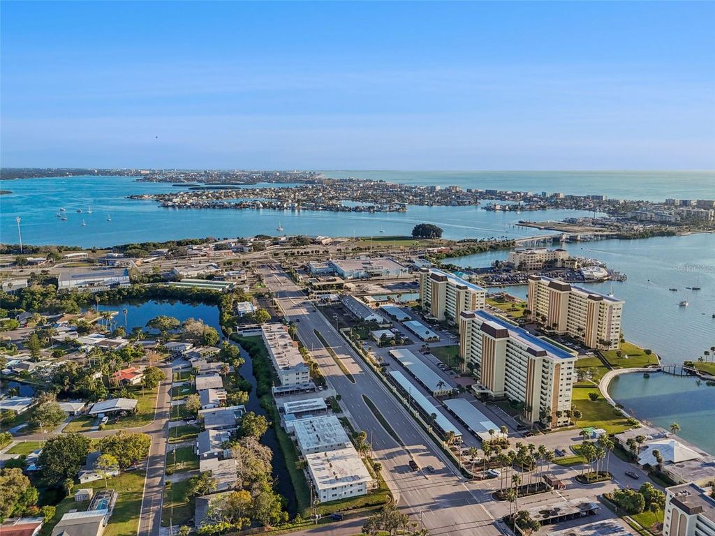 Image 18 of property listing at 4565 DUHME ROAD 101, St Petersburg, FL 33708