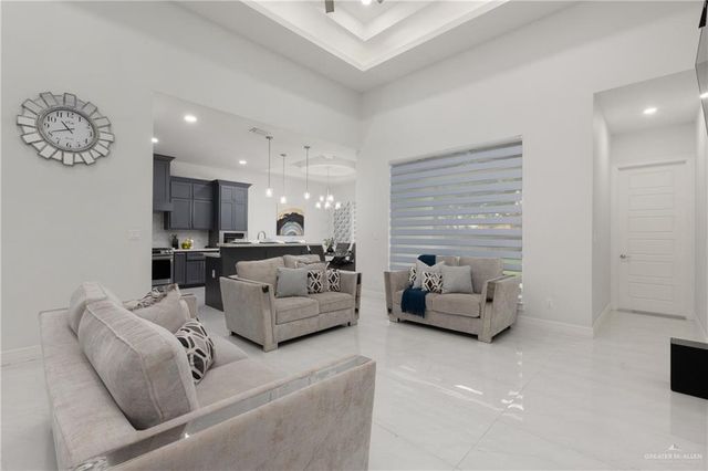 1213 N Garden Ridge Avenue, San Juan, TX 78589