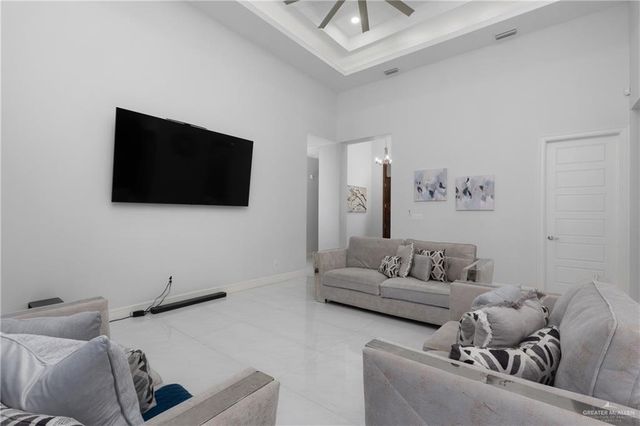 1213 N Garden Ridge Avenue, San Juan, TX 78589