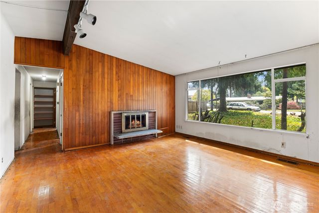 9012 NE 178th Street, Bothell, WA 98011