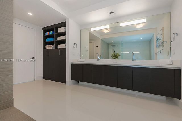 300 Sunny Isles Blvd 4-805, Sunny Isles Beach, FL 33160