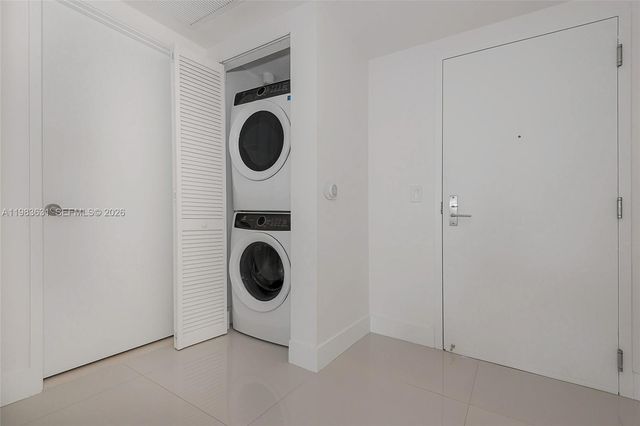 300 Sunny Isles Blvd 4-805, Sunny Isles Beach, FL 33160