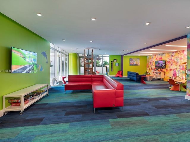 300 Sunny Isles Blvd 4-805, Sunny Isles Beach, FL 33160