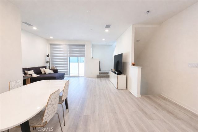 2957 W Lincoln Avenue 3, Anaheim, CA 92801