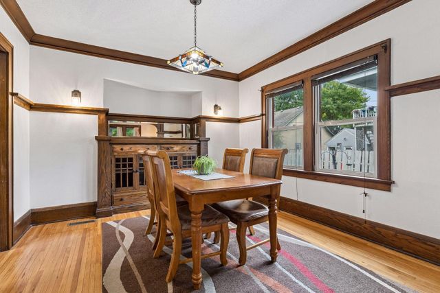 524 Lexington Parkway N, Saint Paul, MN 55104