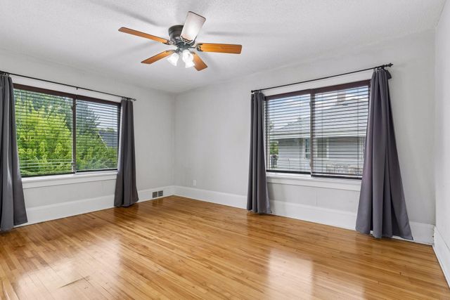 524 Lexington Parkway N, Saint Paul, MN 55104