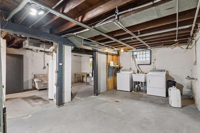 524 Lexington Parkway N, Saint Paul, MN 55104