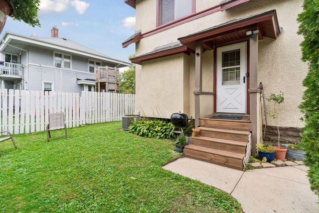 524 Lexington Parkway N, Saint Paul, MN 55104