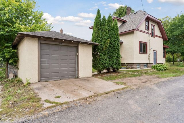524 Lexington Parkway N, Saint Paul, MN 55104