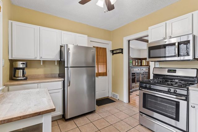 524 Lexington Parkway N, Saint Paul, MN 55104