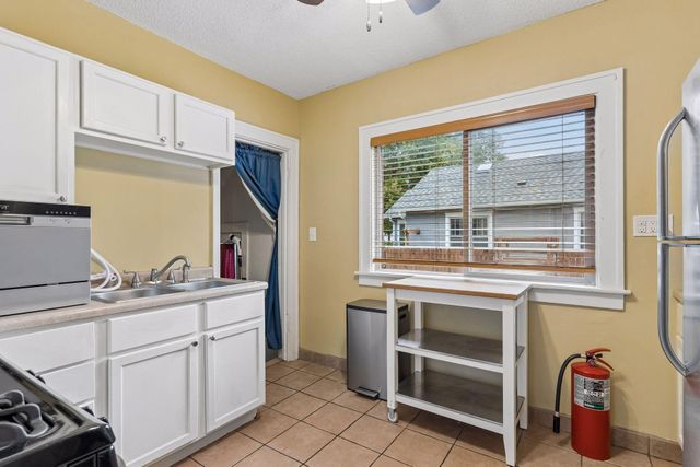 524 Lexington Parkway N, Saint Paul, MN 55104