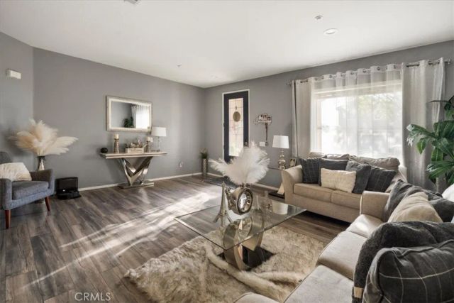 13040 Angeles Trail Way, Sylmar, CA 91342