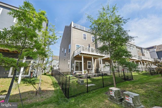 1756 BLUE SPRUCE ST, Dumfries, VA 22026