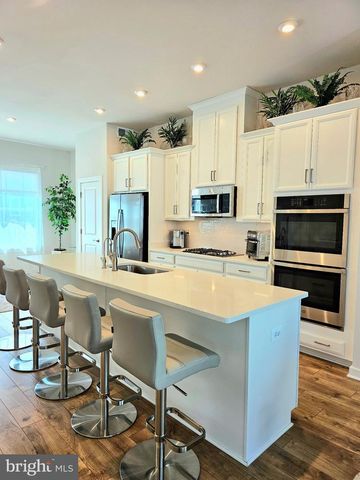 1756 BLUE SPRUCE ST, Dumfries, VA 22026