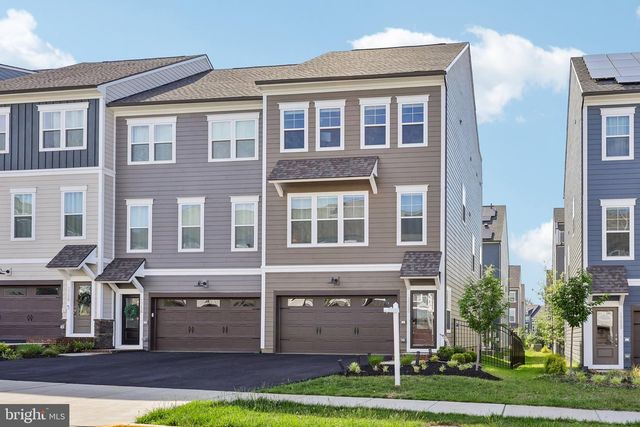 1756 BLUE SPRUCE ST, Dumfries, VA 22026