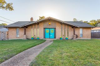 5628 Westcreek Drive, Fort Worth, TX 76133