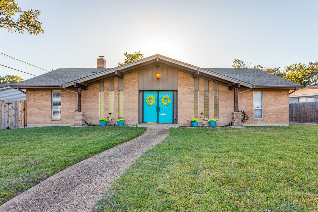 5628 Westcreek Drive, Fort Worth, TX 76133