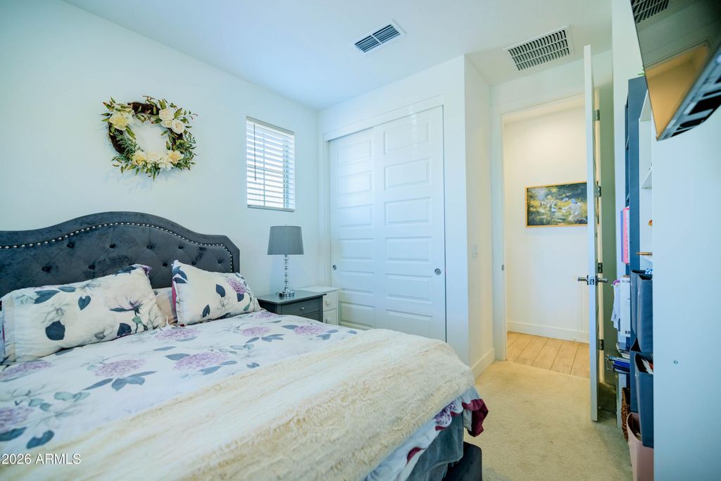 Image 10 of property listing at 21513 E SPARROW Drive, Queen Creek, AZ 85142
