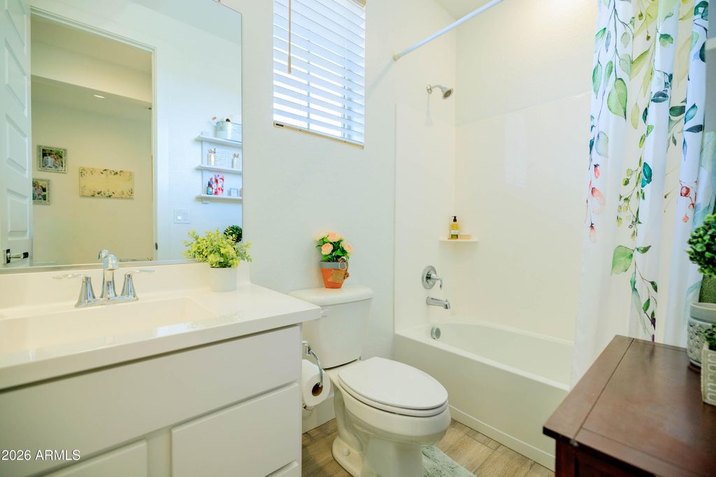 Image 11 of property listing at 21513 E SPARROW Drive, Queen Creek, AZ 85142