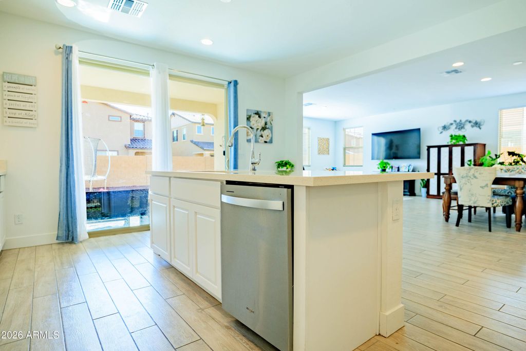 Image 20 of property listing at 21513 E SPARROW Drive, Queen Creek, AZ 85142