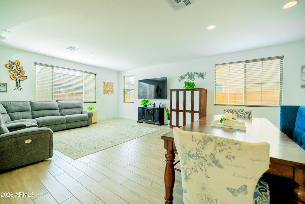 Image 23 of property listing at 21513 E SPARROW Drive, Queen Creek, AZ 85142