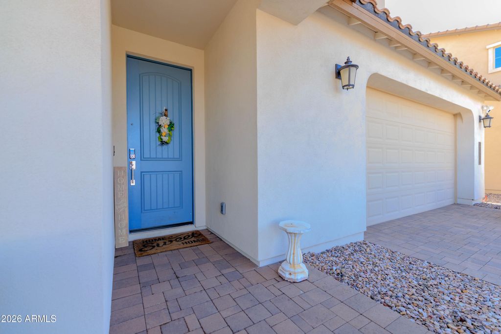 Image 5 of property listing at 21513 E SPARROW Drive, Queen Creek, AZ 85142
