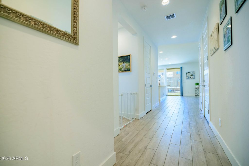 Image 7 of property listing at 21513 E SPARROW Drive, Queen Creek, AZ 85142