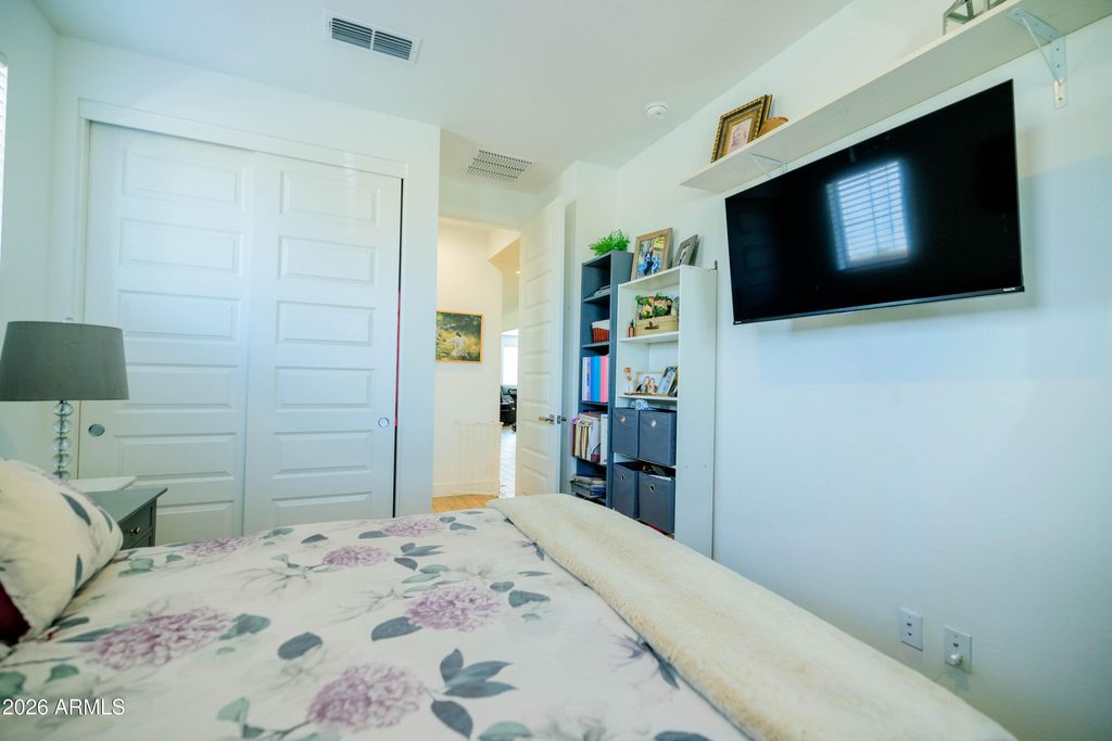 Image 8 of property listing at 21513 E SPARROW Drive, Queen Creek, AZ 85142