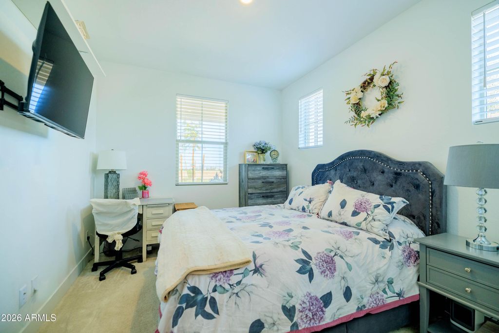Image 9 of property listing at 21513 E SPARROW Drive, Queen Creek, AZ 85142