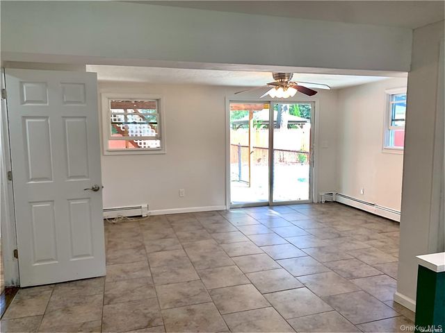 1671 Claas Avenue, Holbrook, NY 11741