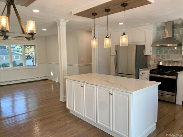 1671 Claas Avenue, Holbrook, NY 11741