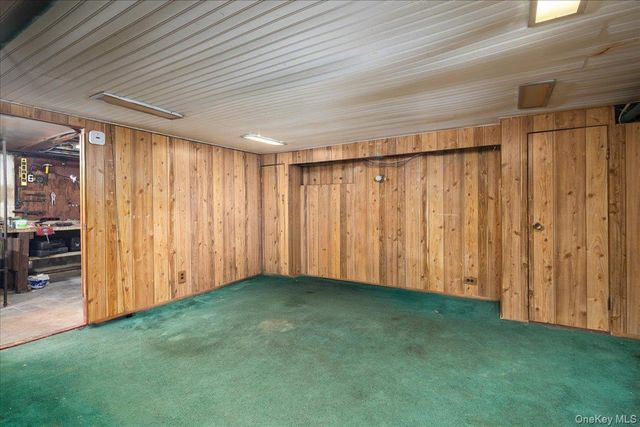 21 Cornell Street, Williston Park, NY 11596