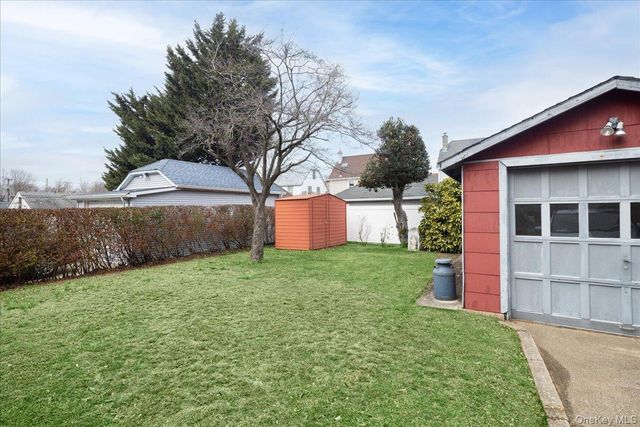 21 Cornell Street, Williston Park, NY 11596