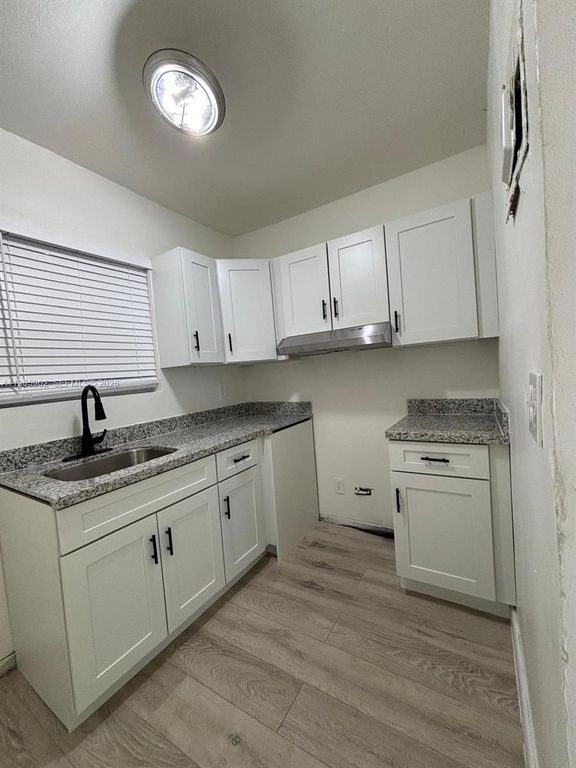 200 NW 13th St 5, Miami, FL 33136