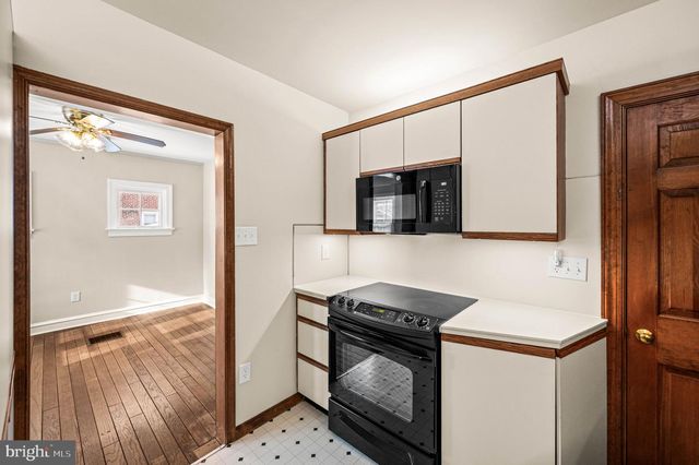 104 S 5 POINTS RD, West Chester, PA 19382