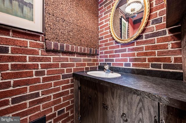 104 S 5 POINTS RD, West Chester, PA 19382