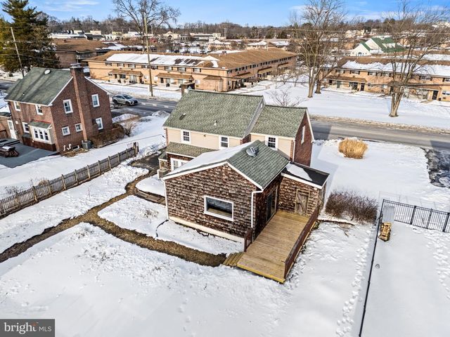 104 S 5 POINTS RD, West Chester, PA 19382