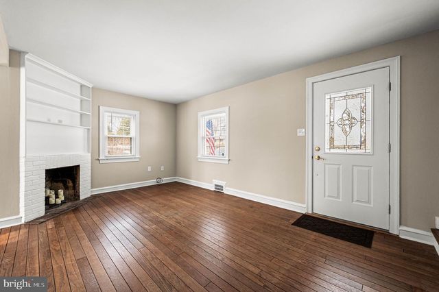 104 S 5 POINTS RD, West Chester, PA 19382