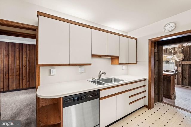 104 S 5 POINTS RD, West Chester, PA 19382