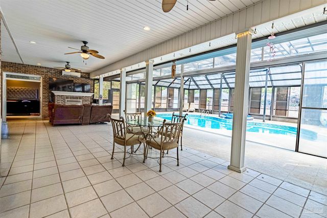 2628 Holley Club Dr, Navarre, FL 32566