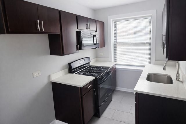 2125 E 67th Street 2E, Chicago, IL 60649