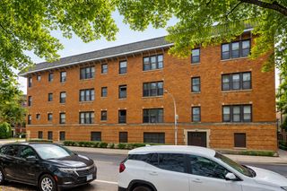 2125 E 67th Street 2E, Chicago, IL 60649