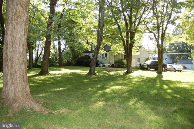 314 E PARK AVE, Sellersville, PA 18960