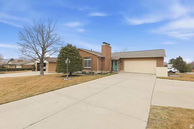 1139 E HIDDEN VALLEY DR, Sandy, UT 84094