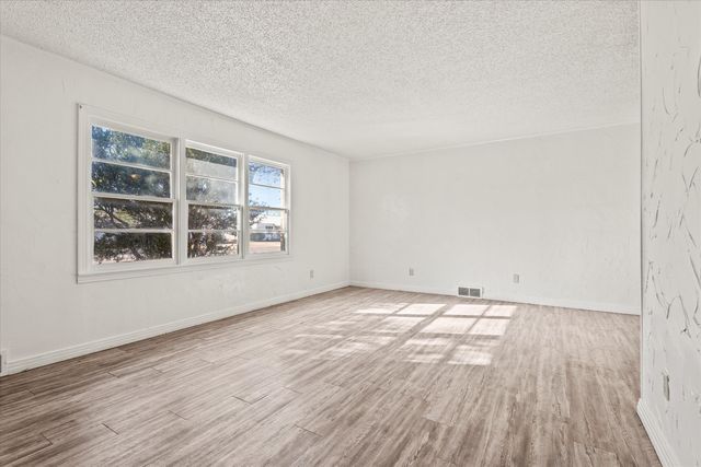 1105 E Cardwell Street, Brownfield, TX 79316